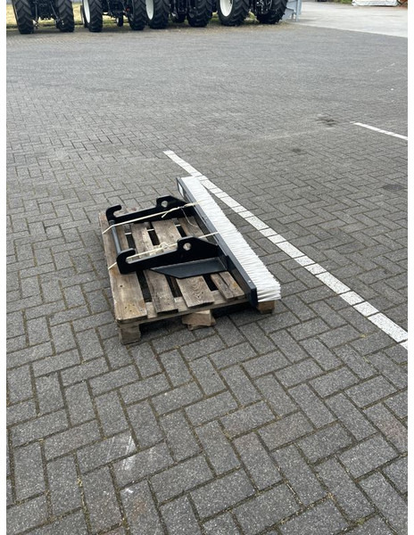 Tobroco Veegborstel 150 cm Giant aanspan - Hari - Ehitusmasinad: pilt 3 Tobroco Veegborstel 150 cm Giant aanspan - Hari - Ehitusmasinad: pilt 3
