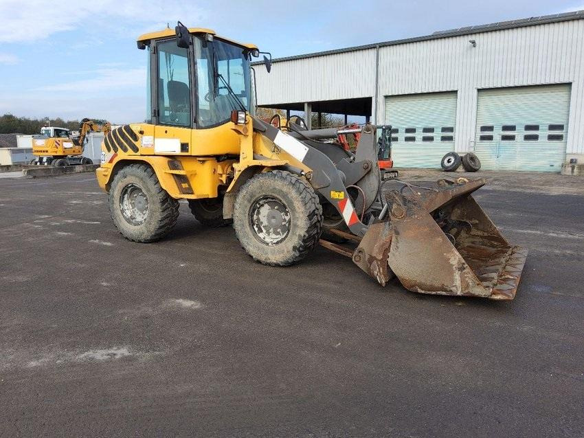 Volvo L 30 B-Z/K incl. 3-1-shovel and pal.-fork - Rataslaadur: pilt 4 Volvo L 30 B-Z/K incl. 3-1-shovel and pal.-fork - Rataslaadur: pilt 4