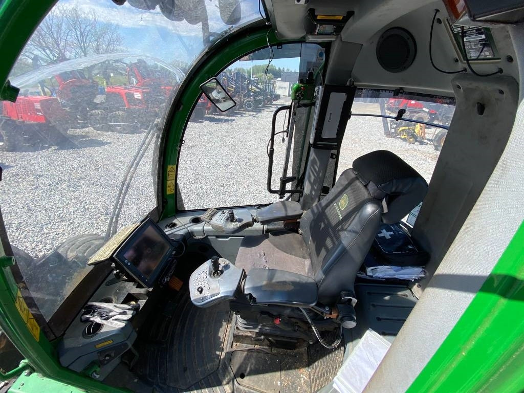 Metsakoristaja John Deere 1170 E: pilt 24