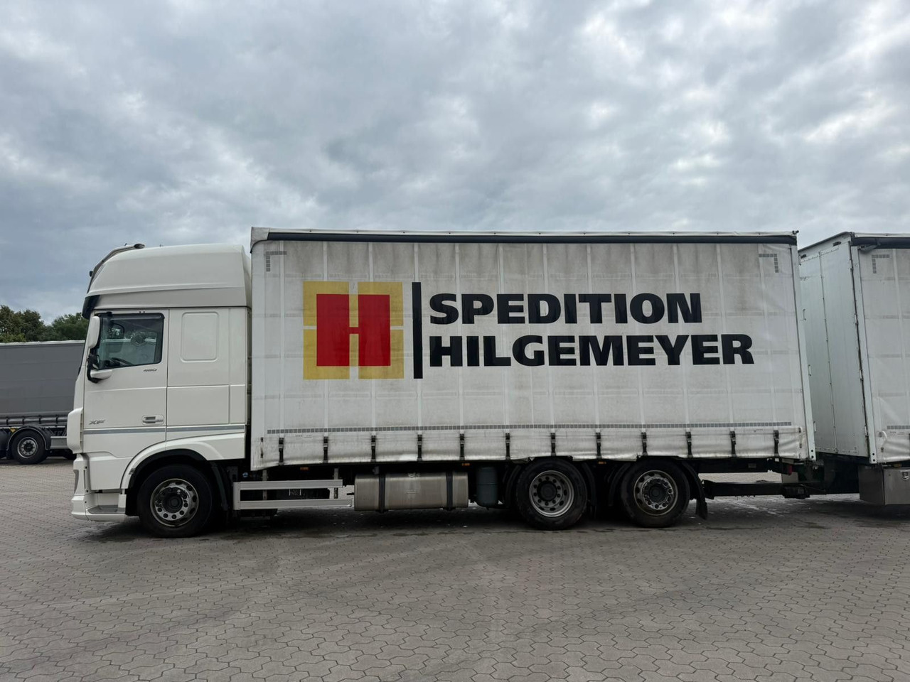 DAF XF 480 FAN LowDeck 6x2 Jumbo Inklusive Anhänger - Tent veoauto: pilt 4 DAF XF 480 FAN LowDeck 6x2 Jumbo Inklusive Anhänger - Tent veoauto: pilt 4