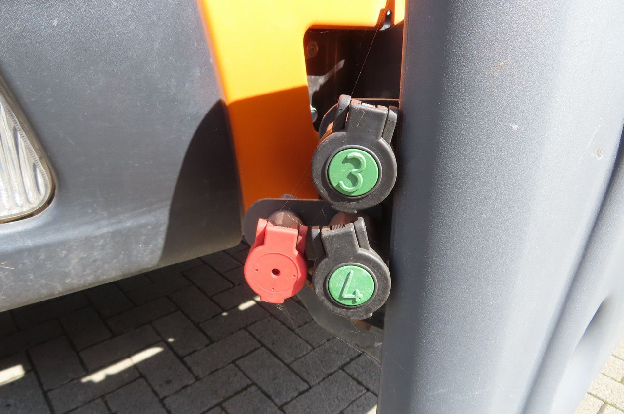 FUSO Canter 6 C 18 4x4 Kommunal Winterdienst - Tarbesõiduk kallur: pilt 4 FUSO Canter 6 C 18 4x4 Kommunal Winterdienst - Tarbesõiduk kallur: pilt 4