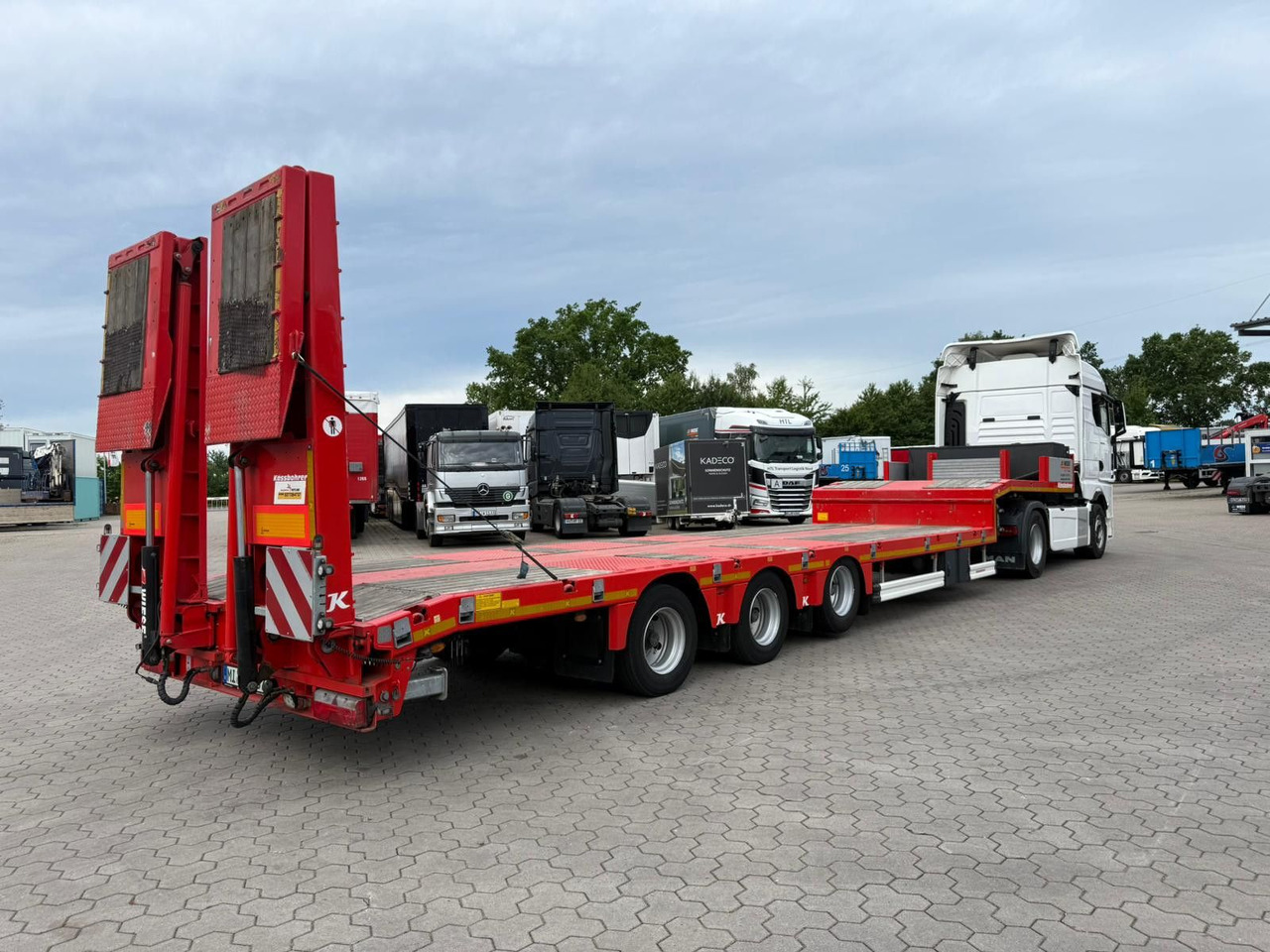 Kässbohrer K.SLS ECO Tieflader mit hydraulischen Rampen - Madal platvormpoolhaagis: pilt 2 Kässbohrer K.SLS ECO Tieflader mit hydraulischen Rampen - Madal platvormpoolhaagis: pilt 2