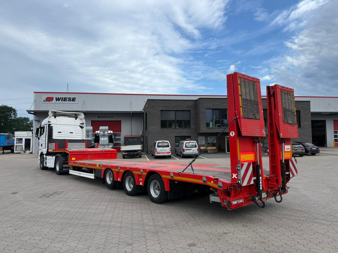Kässbohrer K.SLS ECO Tieflader mit hydraulischen Rampen - Madal platvormpoolhaagis: pilt 1 Kässbohrer K.SLS ECO Tieflader mit hydraulischen Rampen - Madal platvormpoolhaagis: pilt 1