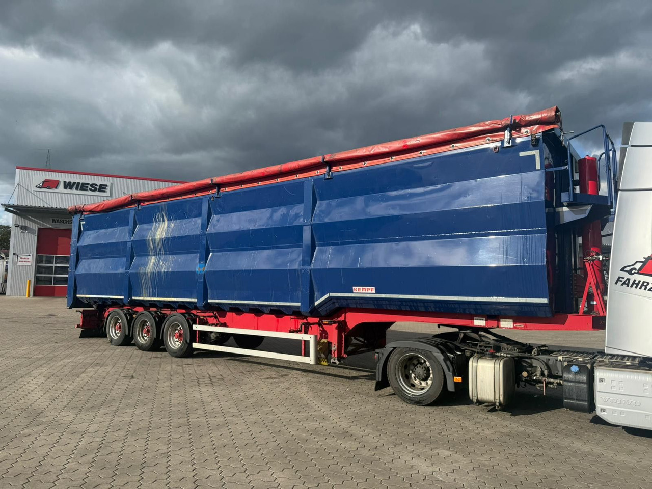 Kempf SKM 35/3 Großraummulde für Schrott 85m³ - Kallur-poolhaagis: pilt 1 Kempf SKM 35/3 Großraummulde für Schrott 85m³ - Kallur-poolhaagis: pilt 1