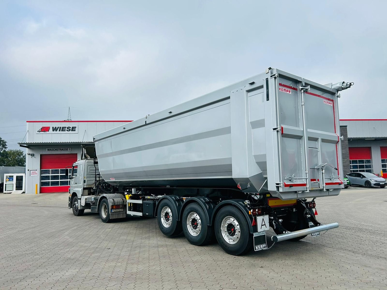 Kempf SKM 36/3 SR-Membran Stahl Halbrundmulde 50m³ - Kallur-poolhaagis: pilt 1 Kempf SKM 36/3 SR-Membran Stahl Halbrundmulde 50m³ - Kallur-poolhaagis: pilt 1