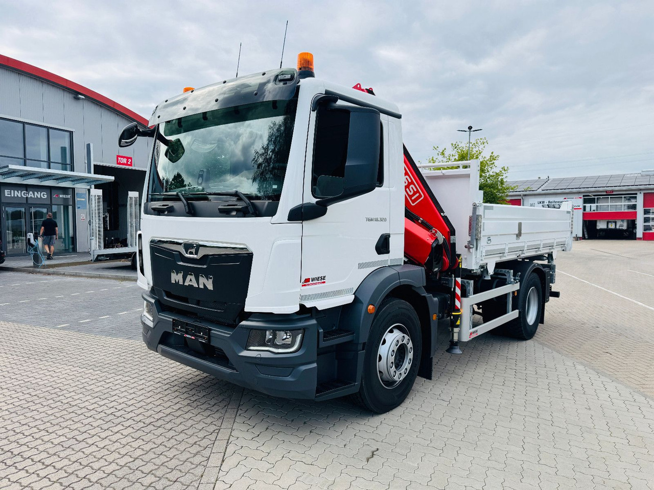 MAN 18.320 4x2 mit Fassi Ladekran Sofort Verfügbar - Kallurauto, Kraanaga veoauto: pilt 4 MAN 18.320 4x2 mit Fassi Ladekran Sofort Verfügbar - Kallurauto, Kraanaga veoauto: pilt 4