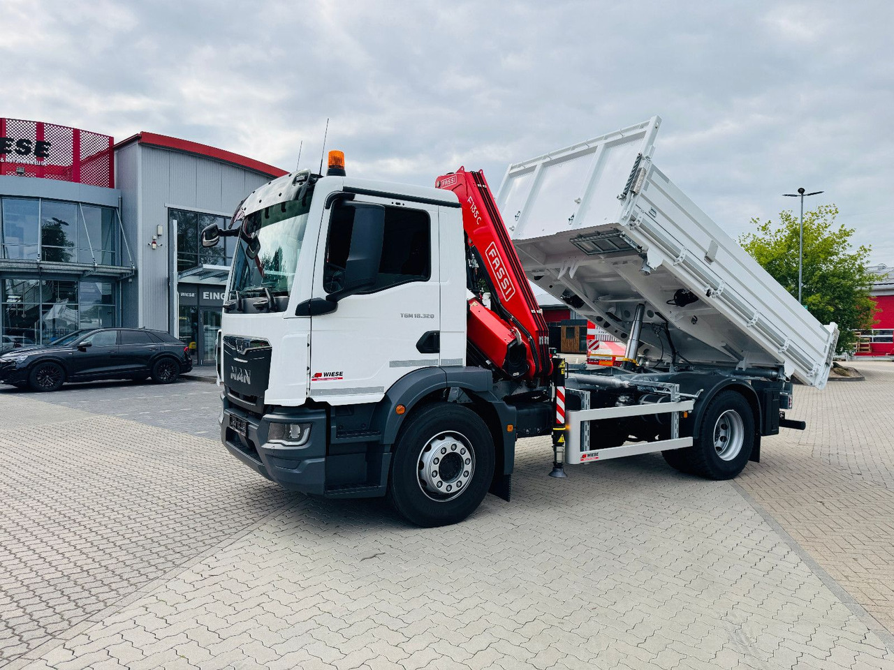 MAN 18.320 4x2 mit Fassi Ladekran Sofort Verfügbar - Kallurauto, Kraanaga veoauto: pilt 1 MAN 18.320 4x2 mit Fassi Ladekran Sofort Verfügbar - Kallurauto, Kraanaga veoauto: pilt 1