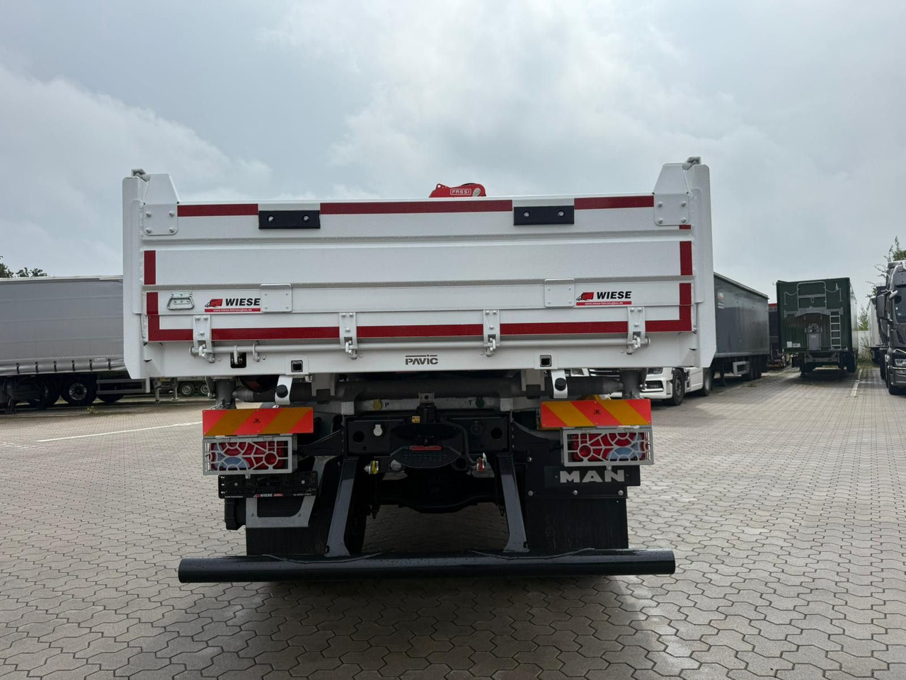 MAN 18.320 4x4 mit Fassi Ladekran Sofort Verfügbar - Kraanaga veoauto: pilt 5 MAN 18.320 4x4 mit Fassi Ladekran Sofort Verfügbar - Kraanaga veoauto: pilt 5