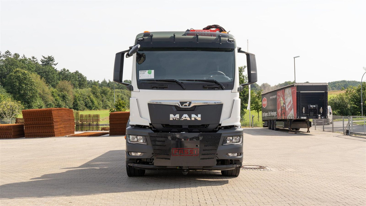 MAN 35.470 8x2 Kran F710 RA2.26 - Kraanaga veoauto: pilt 2 MAN 35.470 8x2 Kran F710 RA2.26 - Kraanaga veoauto: pilt 2