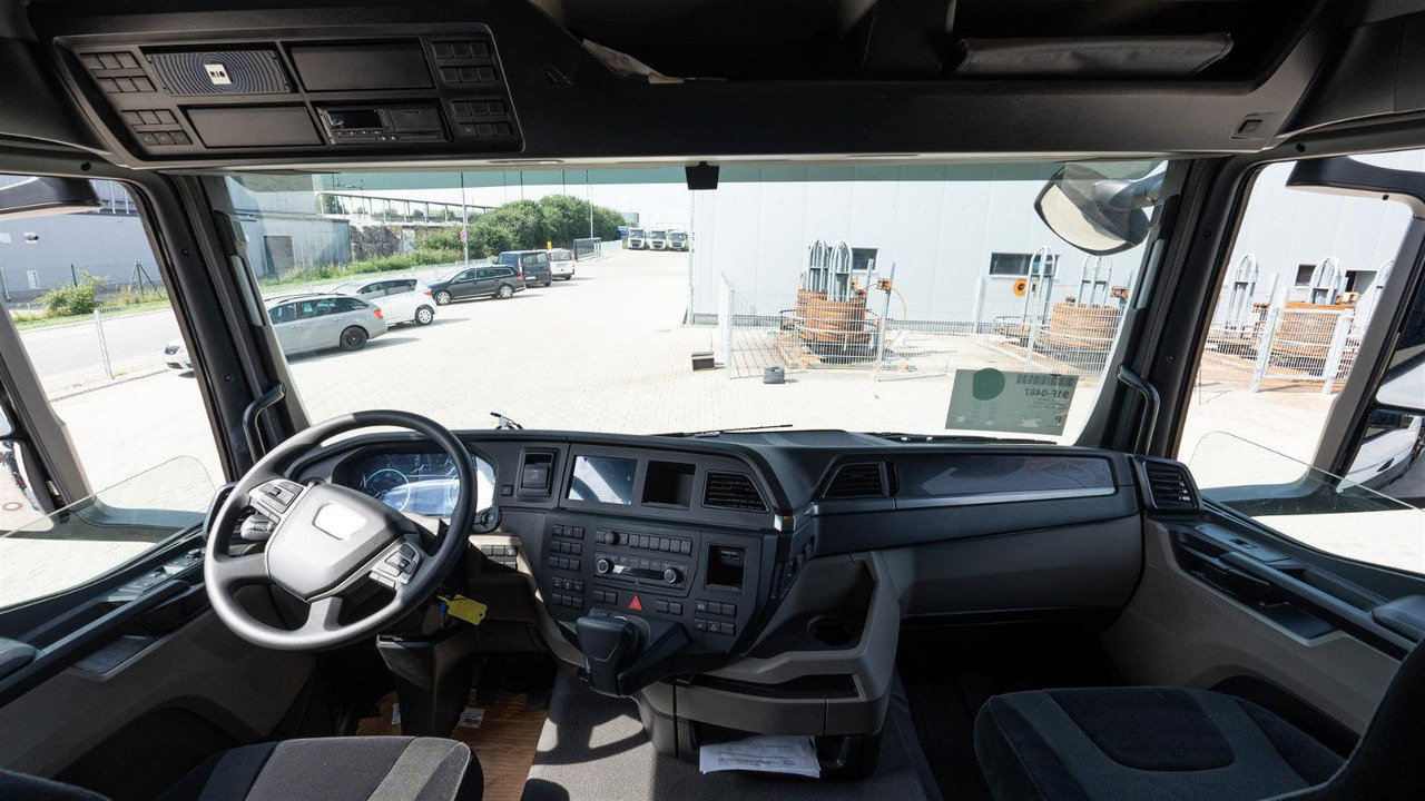 MAN 35.470 8x2 Kran F710 RA2.26 - Kraanaga veoauto: pilt 4 MAN 35.470 8x2 Kran F710 RA2.26 - Kraanaga veoauto: pilt 4