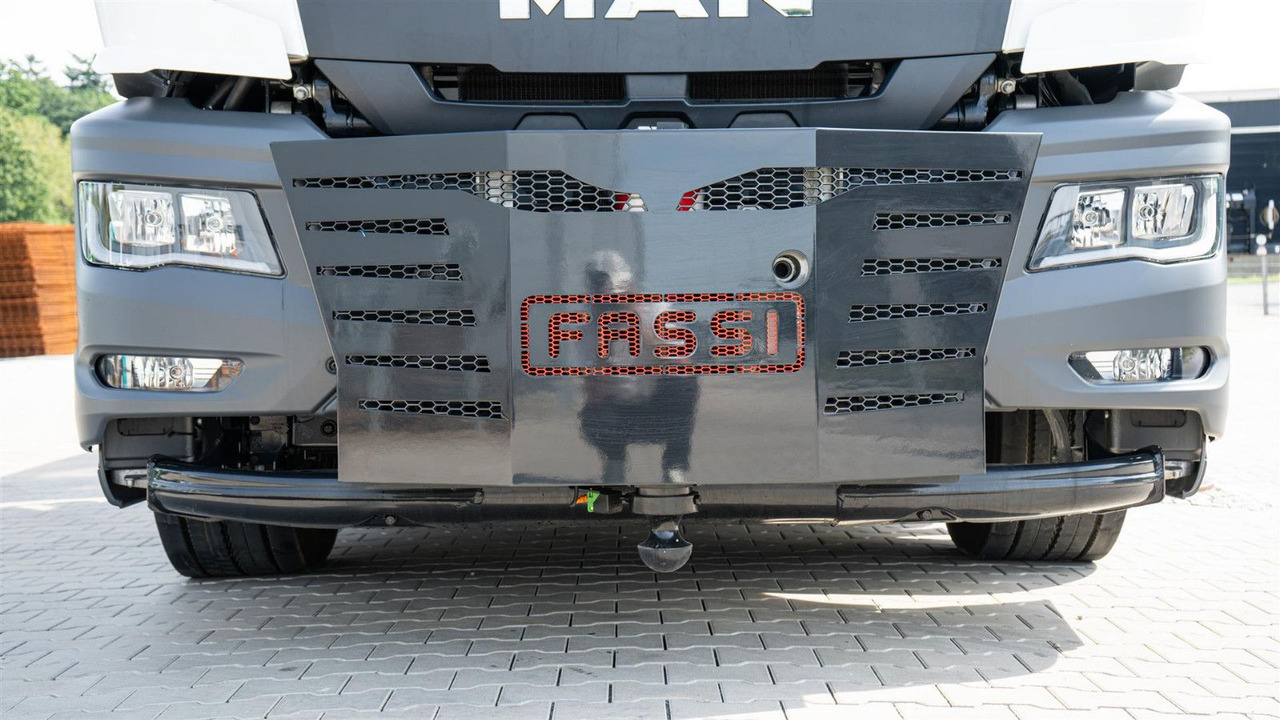 MAN 35.470 8x2 Kran F710 RA2.26 - Madelveok/ Platvormveok, Kraanaga veoauto: pilt 2 MAN 35.470 8x2 Kran F710 RA2.26 - Madelveok/ Platvormveok, Kraanaga veoauto: pilt 2