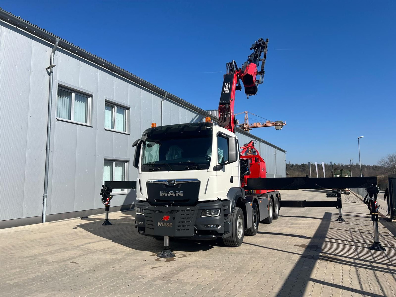 MAN 8x4 mit F1150RA.2.28 L616 Winde, 2.per. Korb - Madelveok/ Platvormveok, Kraanaga veoauto: pilt 4 MAN 8x4 mit F1150RA.2.28 L616 Winde, 2.per. Korb - Madelveok/ Platvormveok, Kraanaga veoauto: pilt 4
