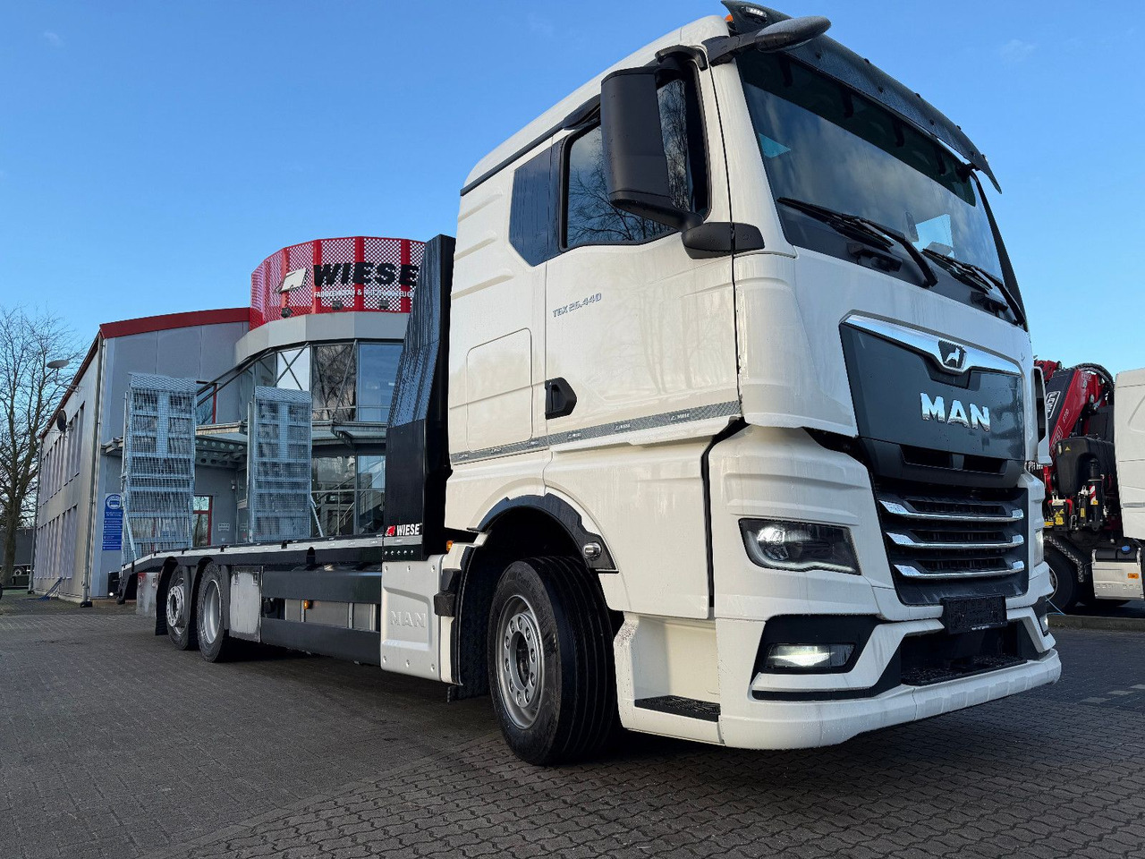 MAN Baumaschinen-  Arbeitsbühnentransporter Rampen - Puksiirauto: pilt 2 MAN Baumaschinen-  Arbeitsbühnentransporter Rampen - Puksiirauto: pilt 2