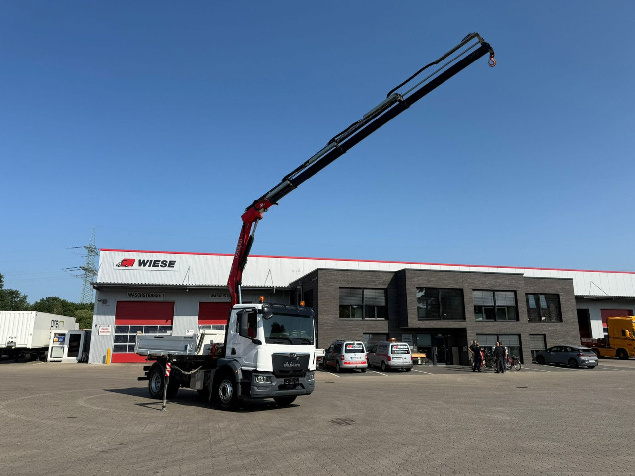 MAN TGM 18.320 4x2 BB mit Kran Fassi F135 Kipper - Kallurauto, Kraanaga veoauto: pilt 2 MAN TGM 18.320 4x2 BB mit Kran Fassi F135 Kipper - Kallurauto, Kraanaga veoauto: pilt 2