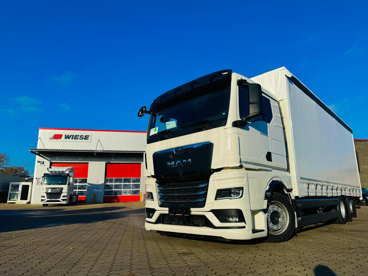 MAN TGX 26.440 6x2 LL Schwerlast Ladebordwand/Rampe - Tent veoauto: pilt 1 MAN TGX 26.440 6x2 LL Schwerlast Ladebordwand/Rampe - Tent veoauto: pilt 1
