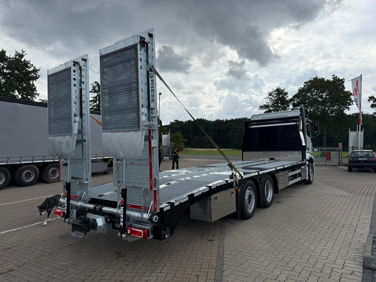 Mercedes-Benz Actros mit Rampen, Maschinentransporter - Madelveok/ Platvormveok: pilt 3 Mercedes-Benz Actros mit Rampen, Maschinentransporter - Madelveok/ Platvormveok: pilt 3