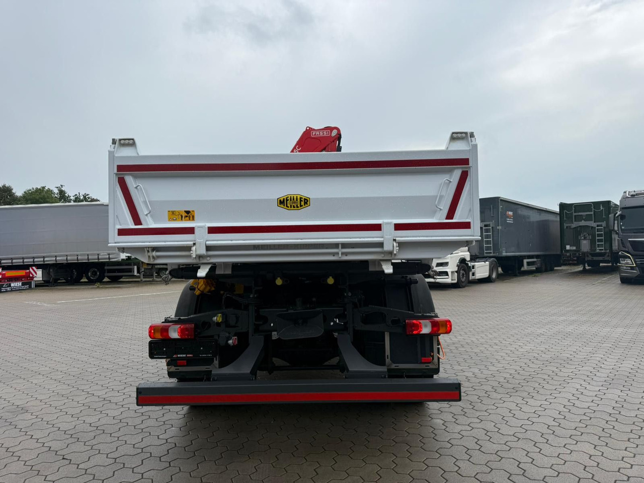 Mercedes-Benz Arocs 1835 4x2 Meiller Fassi F135 Kran Kipper - Kallurauto, Kraanaga veoauto: pilt 5 Mercedes-Benz Arocs 1835 4x2 Meiller Fassi F135 Kran Kipper - Kallurauto, Kraanaga veoauto: pilt 5