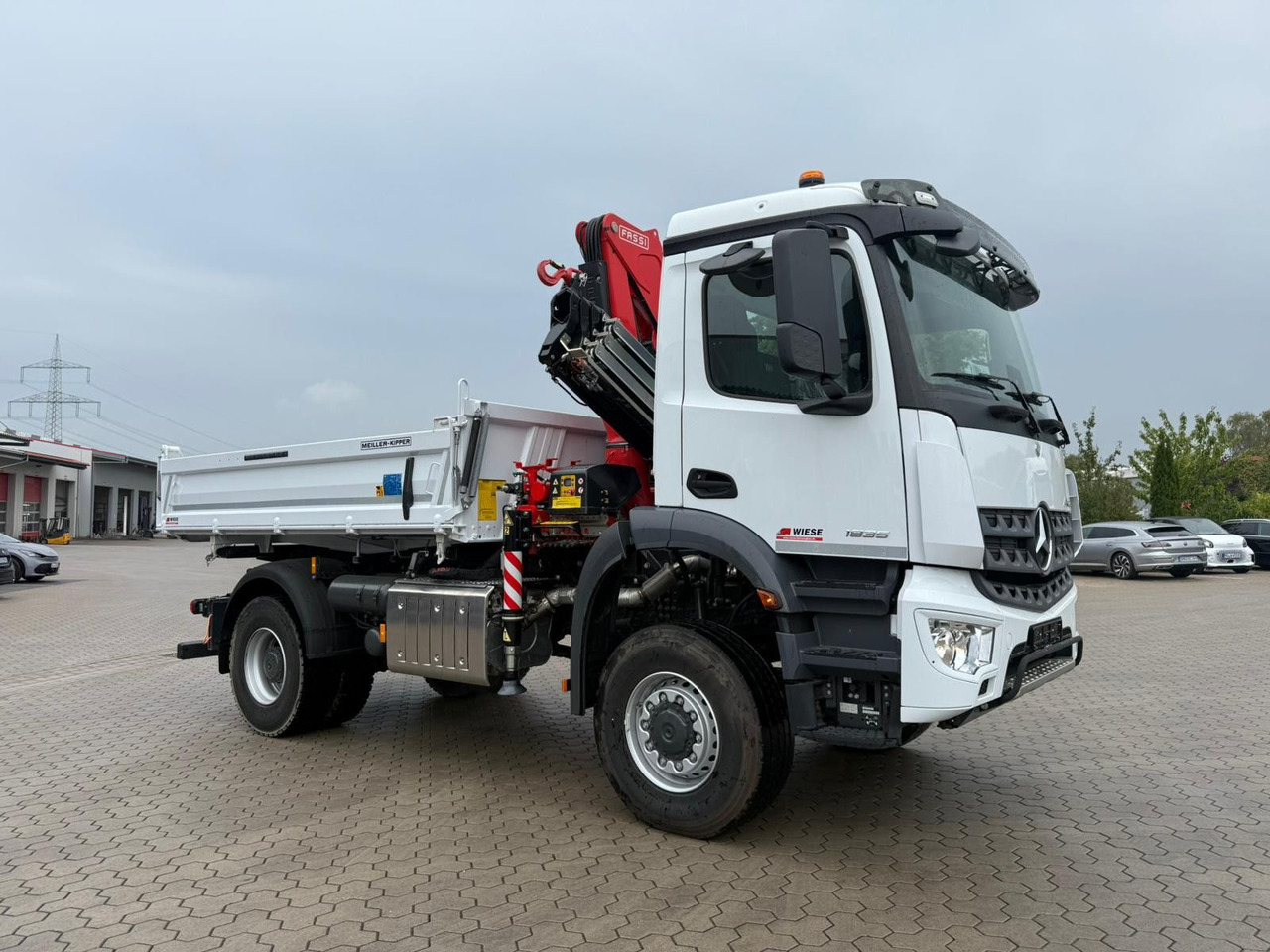 Mercedes-Benz Arocs 1835 4x2 Meiller Fassi F135 Kran Kipper - Kallurauto, Kraanaga veoauto: pilt 2 Mercedes-Benz Arocs 1835 4x2 Meiller Fassi F135 Kran Kipper - Kallurauto, Kraanaga veoauto: pilt 2