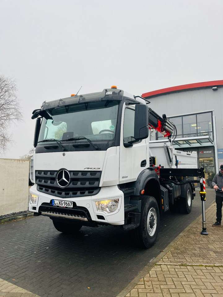 Mercedes-Benz Arocs 1835 4x4 Meiller Fassi Kran Kipper - Kallurauto, Kraanaga veoauto: pilt 3 Mercedes-Benz Arocs 1835 4x4 Meiller Fassi Kran Kipper - Kallurauto, Kraanaga veoauto: pilt 3