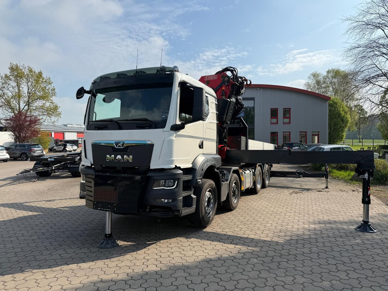 MAN 35.520 8x4 Fassi F800 RA2.28 OHNE ABSTÜTZÜBERWA. - Sadulveok: pilt 5 MAN 35.520 8x4 Fassi F800 RA2.28 OHNE ABSTÜTZÜBERWA. - Sadulveok: pilt 5
