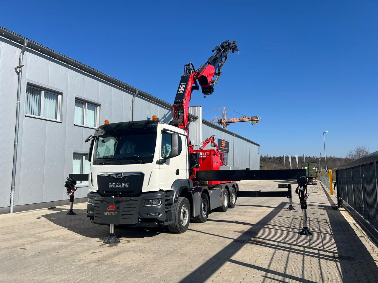 MAN 8x4 Hydro mit F1150 inkl Jib und Winde Korb - Sadulveok: pilt 1 MAN 8x4 Hydro mit F1150 inkl Jib und Winde Korb - Sadulveok: pilt 1