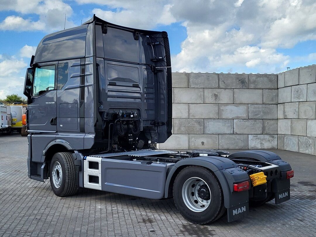 MAN TGX 18.520 GX 4x2 BL SA Euro 6 Sofort Verfügbar - Sadulveok: pilt 3 MAN TGX 18.520 GX 4x2 BL SA Euro 6 Sofort Verfügbar - Sadulveok: pilt 3