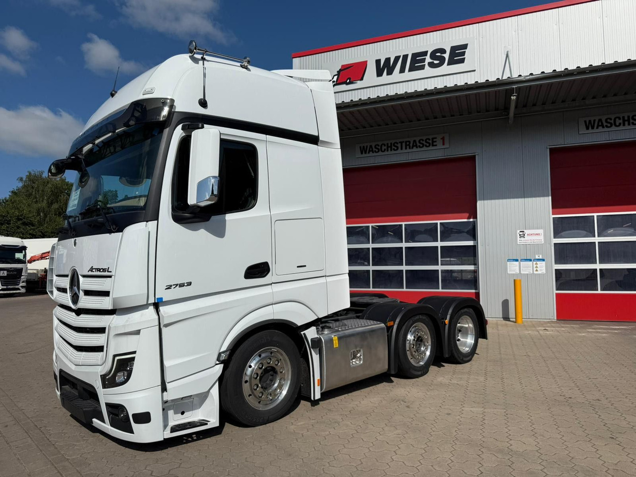 Mercedes-Benz Actros 2753 GigaSpace L 6x2 Lowliner TrendLine - Sadulveok: pilt 1 Mercedes-Benz Actros 2753 GigaSpace L 6x2 Lowliner TrendLine - Sadulveok: pilt 1