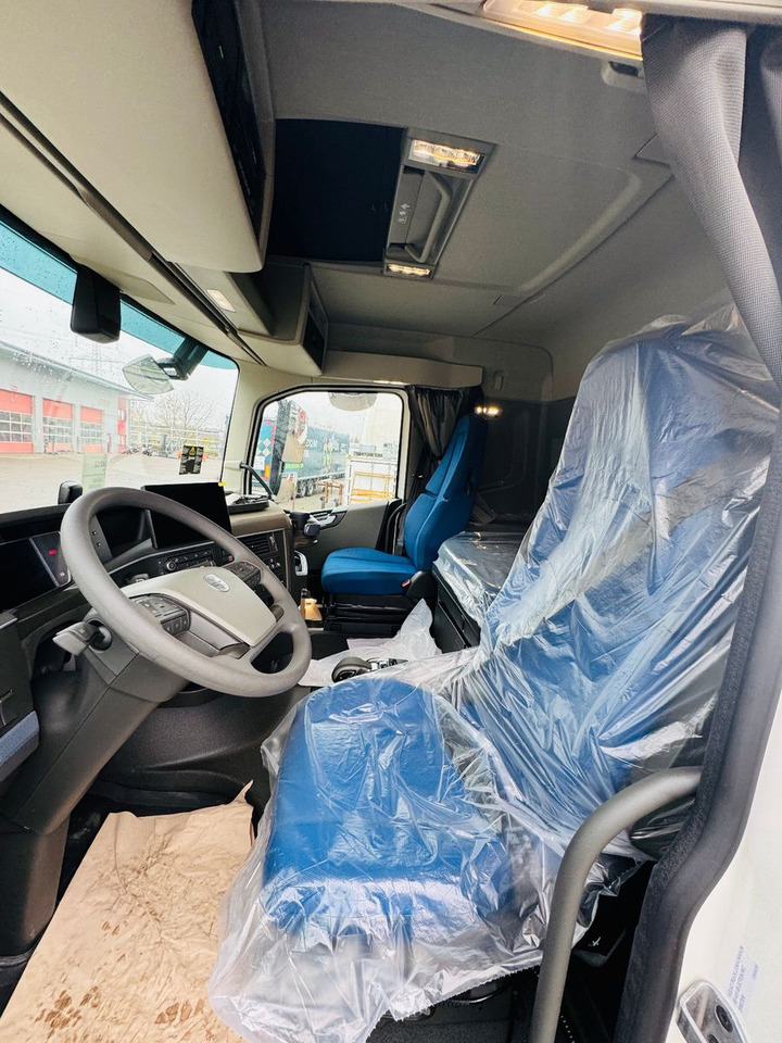 Volvo FH 500 8x4 Kran F710 RA2.27 Jib & Winde Sofort - Sadulveok: pilt 5 Volvo FH 500 8x4 Kran F710 RA2.27 Jib & Winde Sofort - Sadulveok: pilt 5