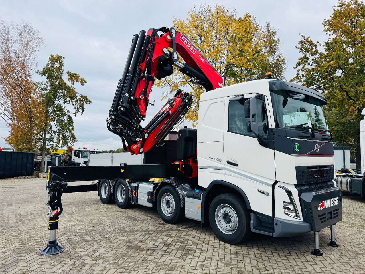 Volvo FH 500 8x4 Kran F820 RA2.27 Jib & Winde Sofort - Sadulveok: pilt 1 Volvo FH 500 8x4 Kran F820 RA2.27 Jib & Winde Sofort - Sadulveok: pilt 1