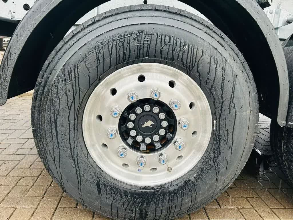 Schmitz Cargobull Thermomulde 24m³ isoliert elektrisches Verdeck - Kallur-poolhaagis: pilt 5 Schmitz Cargobull Thermomulde 24m³ isoliert elektrisches Verdeck - Kallur-poolhaagis: pilt 5