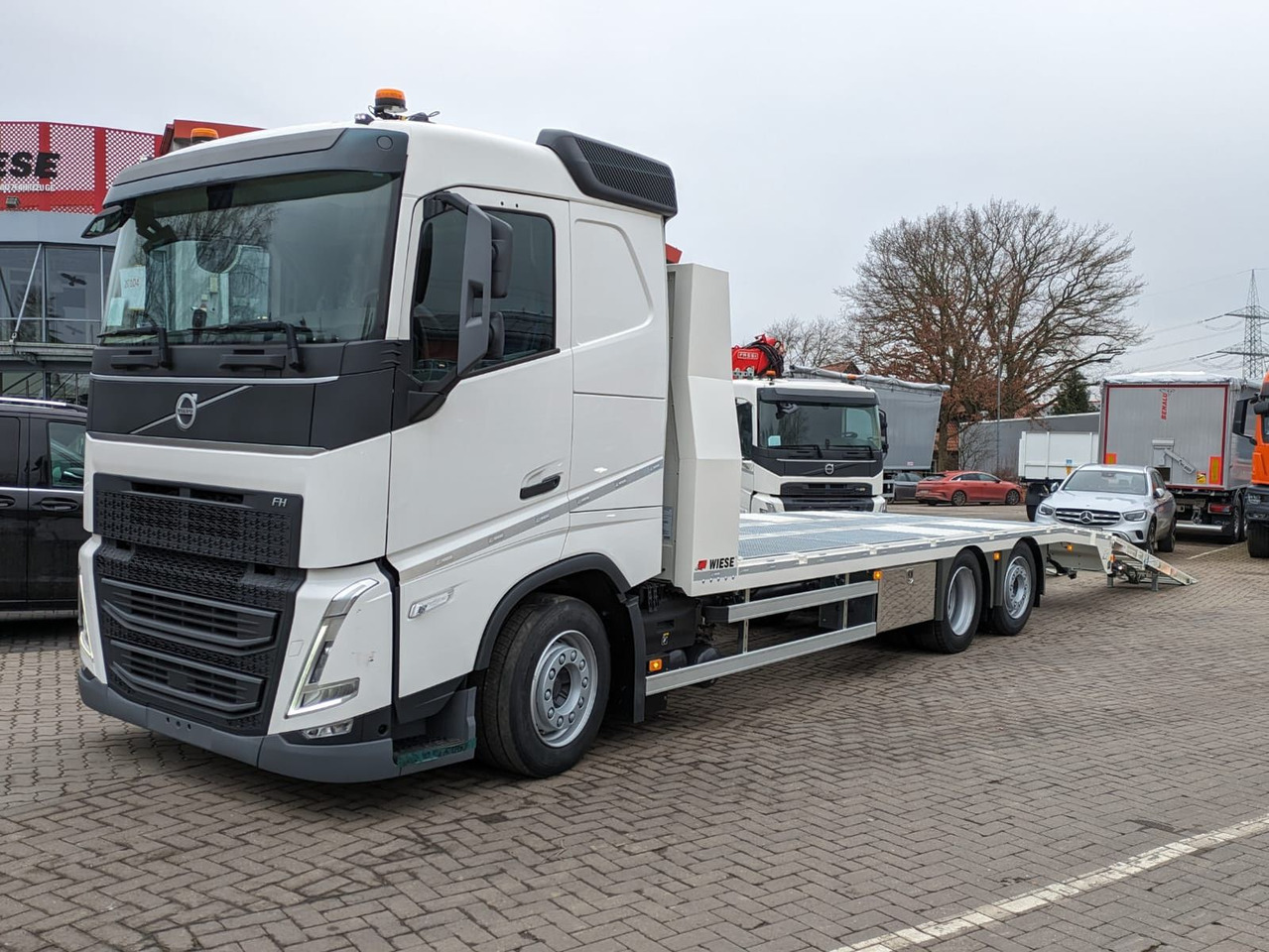 Volvo FH 420 Maschinentransporter Rampennen. - Puksiirauto: pilt 1 Volvo FH 420 Maschinentransporter Rampennen. - Puksiirauto: pilt 1