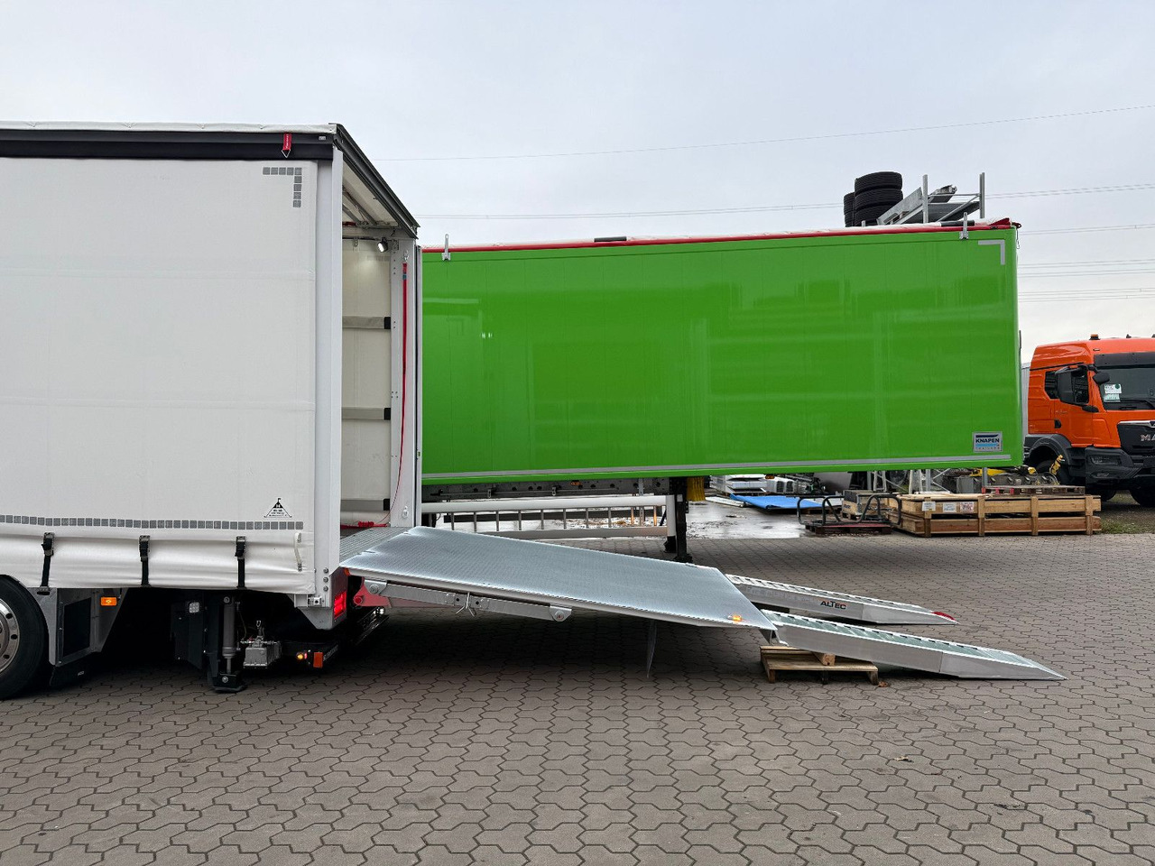 Volvo FH 500 Gabelstaplertransporter LBW 9t Dhollandia - Puksiirauto: pilt 3 Volvo FH 500 Gabelstaplertransporter LBW 9t Dhollandia - Puksiirauto: pilt 3