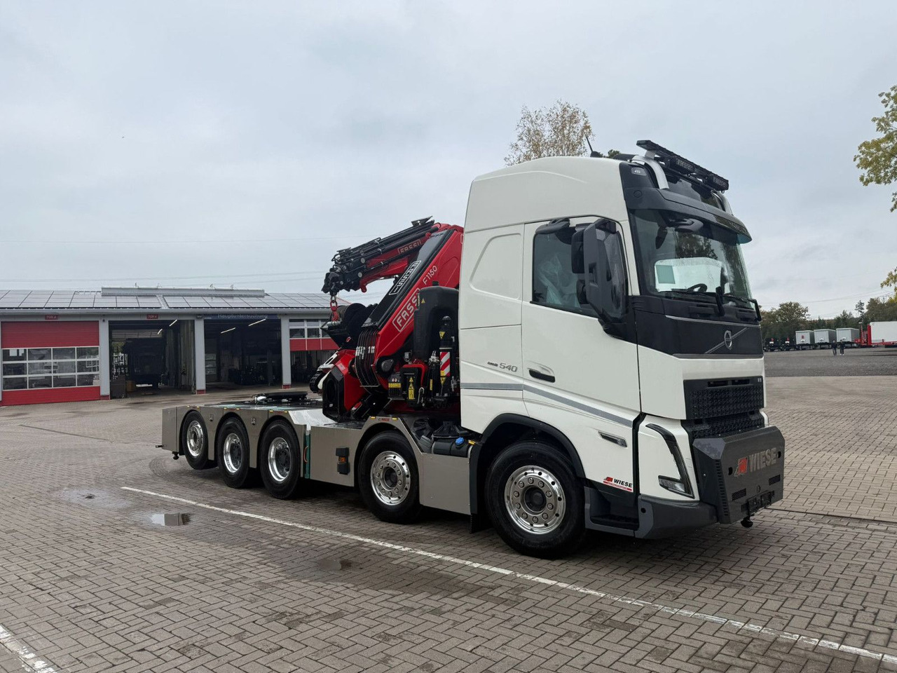 Volvo FH540 10x4 mit F1150 Ladekran, Sattelzugmaschine - Madelveok/ Platvormveok, Kraanaga veoauto: pilt 1 Volvo FH540 10x4 mit F1150 Ladekran, Sattelzugmaschine - Madelveok/ Platvormveok, Kraanaga veoauto: pilt 1