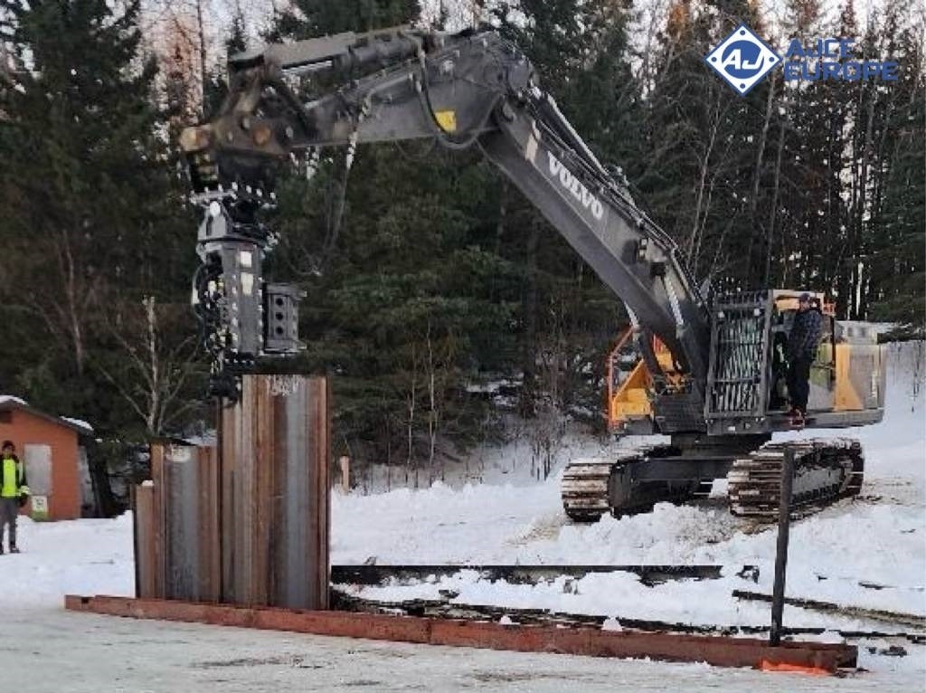 AJCE EUROPE AVH40ST Vibro Hammer Sheet Pile Driver - Ramm: pilt 2 AJCE EUROPE AVH40ST Vibro Hammer Sheet Pile Driver - Ramm: pilt 2