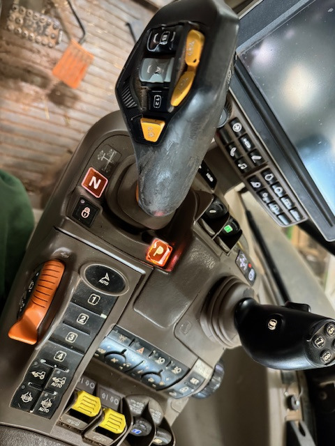 JOHN DEERE 6250R - Traktor: pilt 4 JOHN DEERE 6250R - Traktor: pilt 4