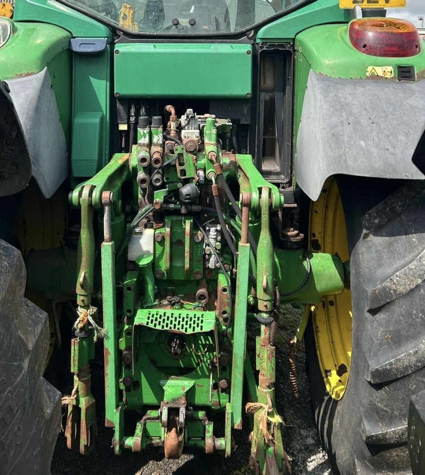 JOHN DEERE 6820 - Traktor: pilt 2 JOHN DEERE 6820 - Traktor: pilt 2