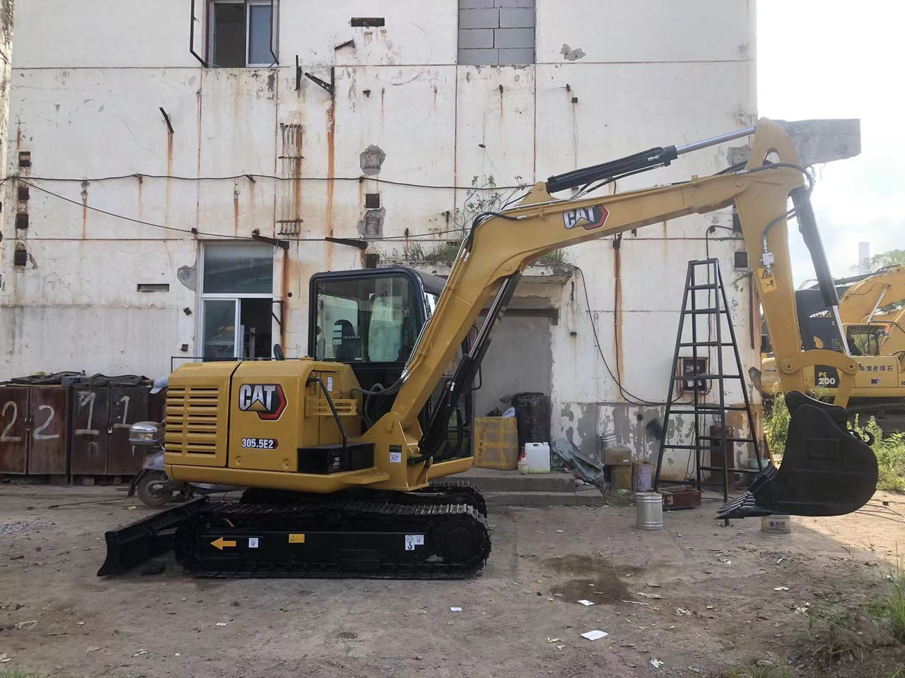 CATERPILLAR 305.5E - Miniekskavaator: pilt 1 CATERPILLAR 305.5E - Miniekskavaator: pilt 1