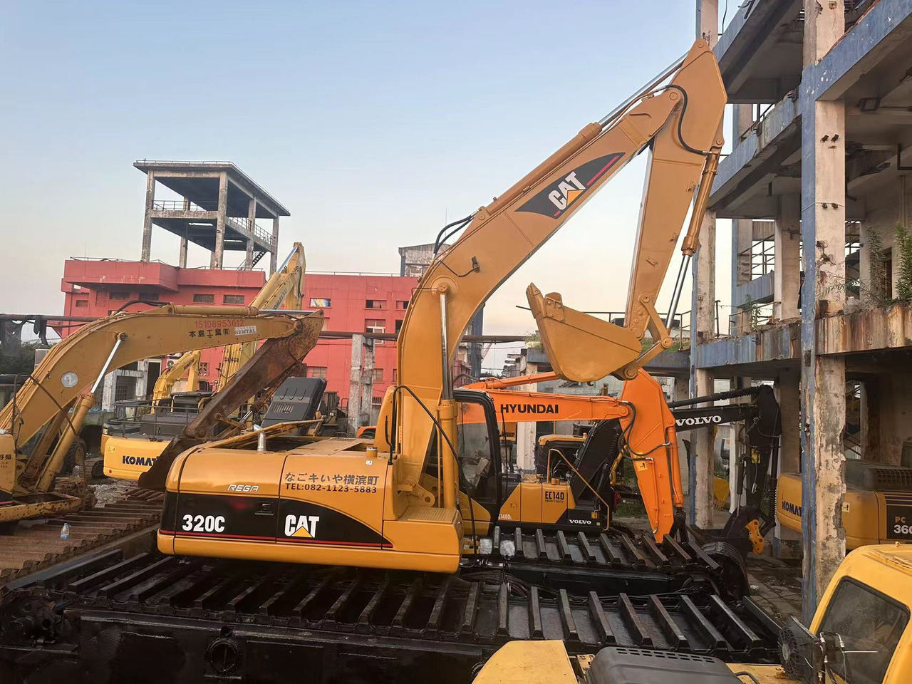 CATERPILLAR 320C - Külgepaigaldatav ekskavaator: pilt 2 CATERPILLAR 320C - Külgepaigaldatav ekskavaator: pilt 2