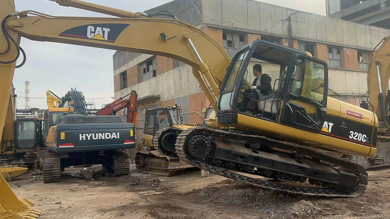 CATERPILLAR 320C - Lintekskavaator: pilt 4 CATERPILLAR 320C - Lintekskavaator: pilt 4