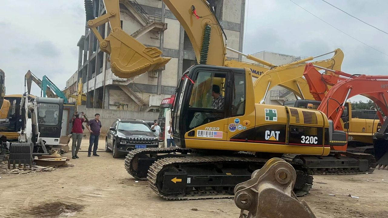 CATERPILLAR 320CL - Lintekskavaator: pilt 4 CATERPILLAR 320CL - Lintekskavaator: pilt 4