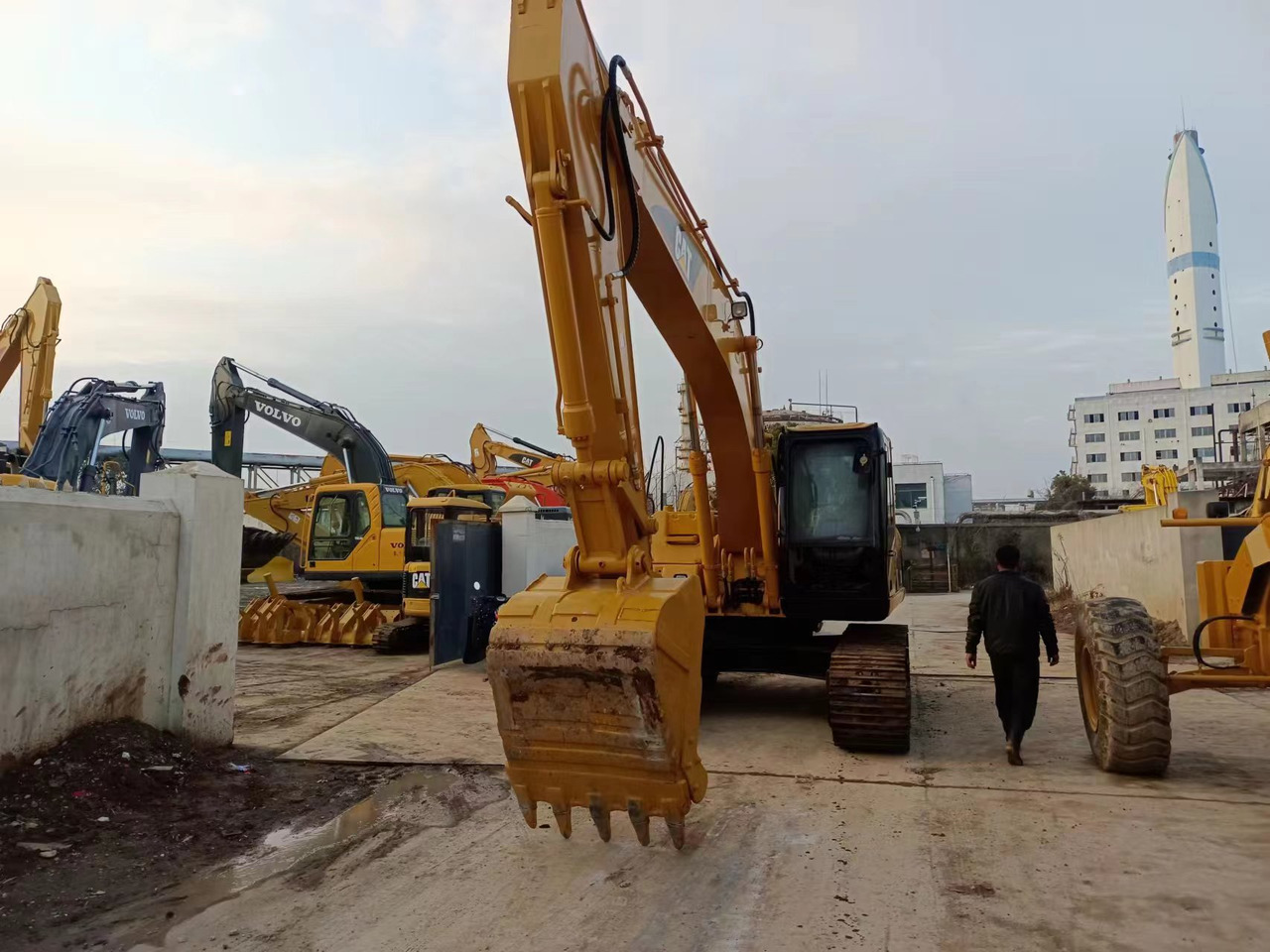 CATERPILLAR 320CL - Lintekskavaator: pilt 2 CATERPILLAR 320CL - Lintekskavaator: pilt 2