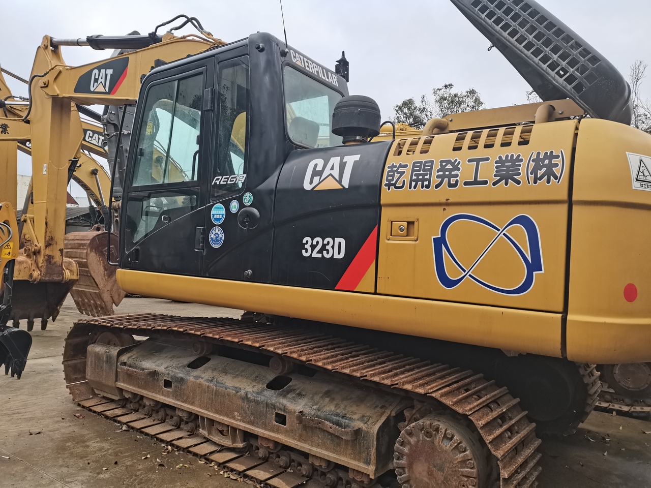 CATERPILLAR 323D - Lintekskavaator: pilt 2 CATERPILLAR 323D - Lintekskavaator: pilt 2