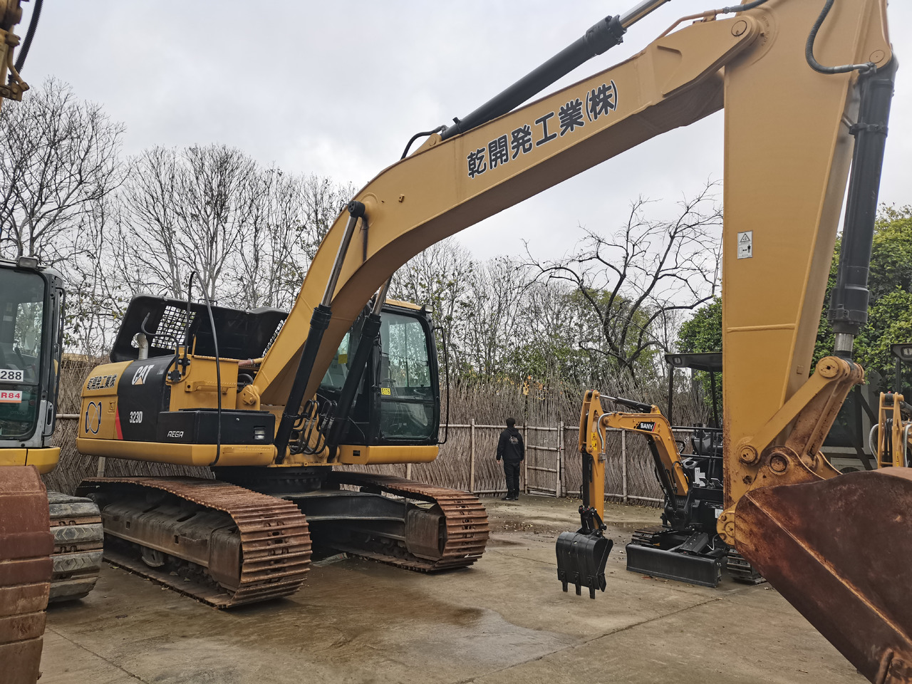 CATERPILLAR 323D - Lintekskavaator: pilt 3 CATERPILLAR 323D - Lintekskavaator: pilt 3