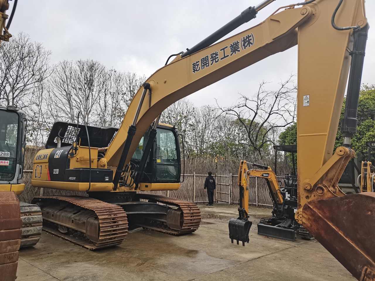 CATERPILLAR 323D - Lintekskavaator: pilt 3 CATERPILLAR 323D - Lintekskavaator: pilt 3