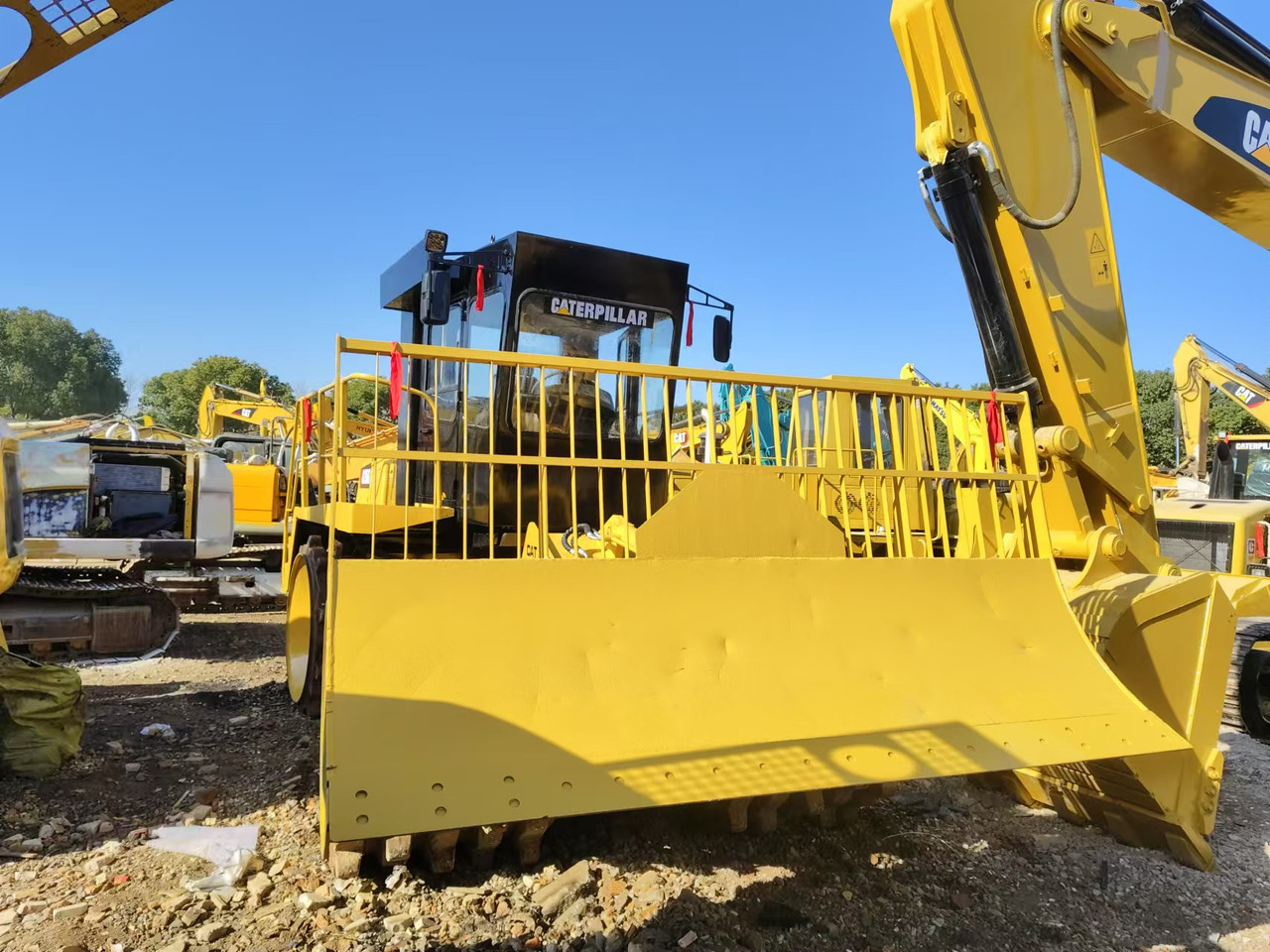 CATERPILLAR 826G - Tihendaja: pilt 2 CATERPILLAR 826G - Tihendaja: pilt 2