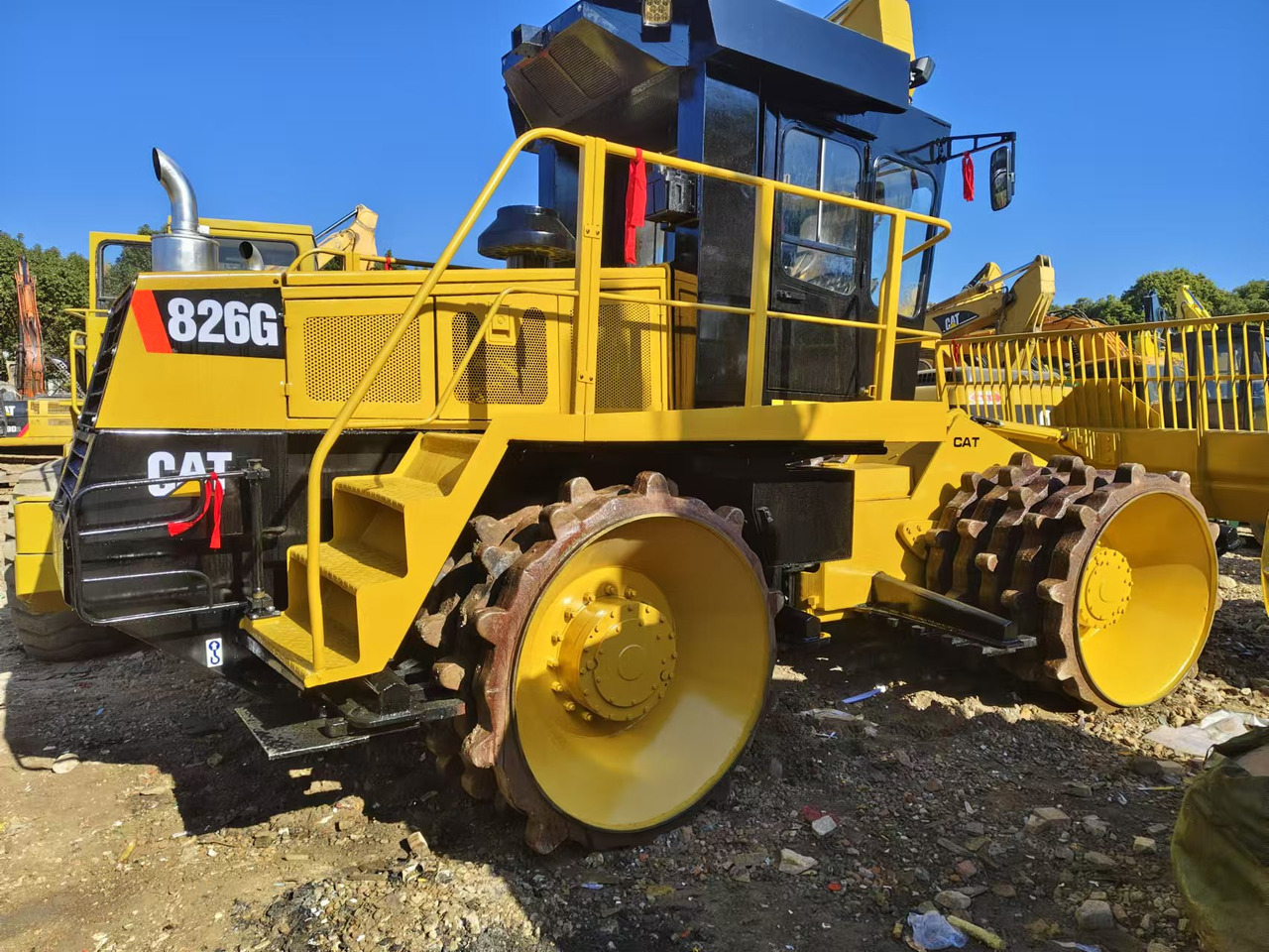 CATERPILLAR 826G - Tihendaja: pilt 1 CATERPILLAR 826G - Tihendaja: pilt 1