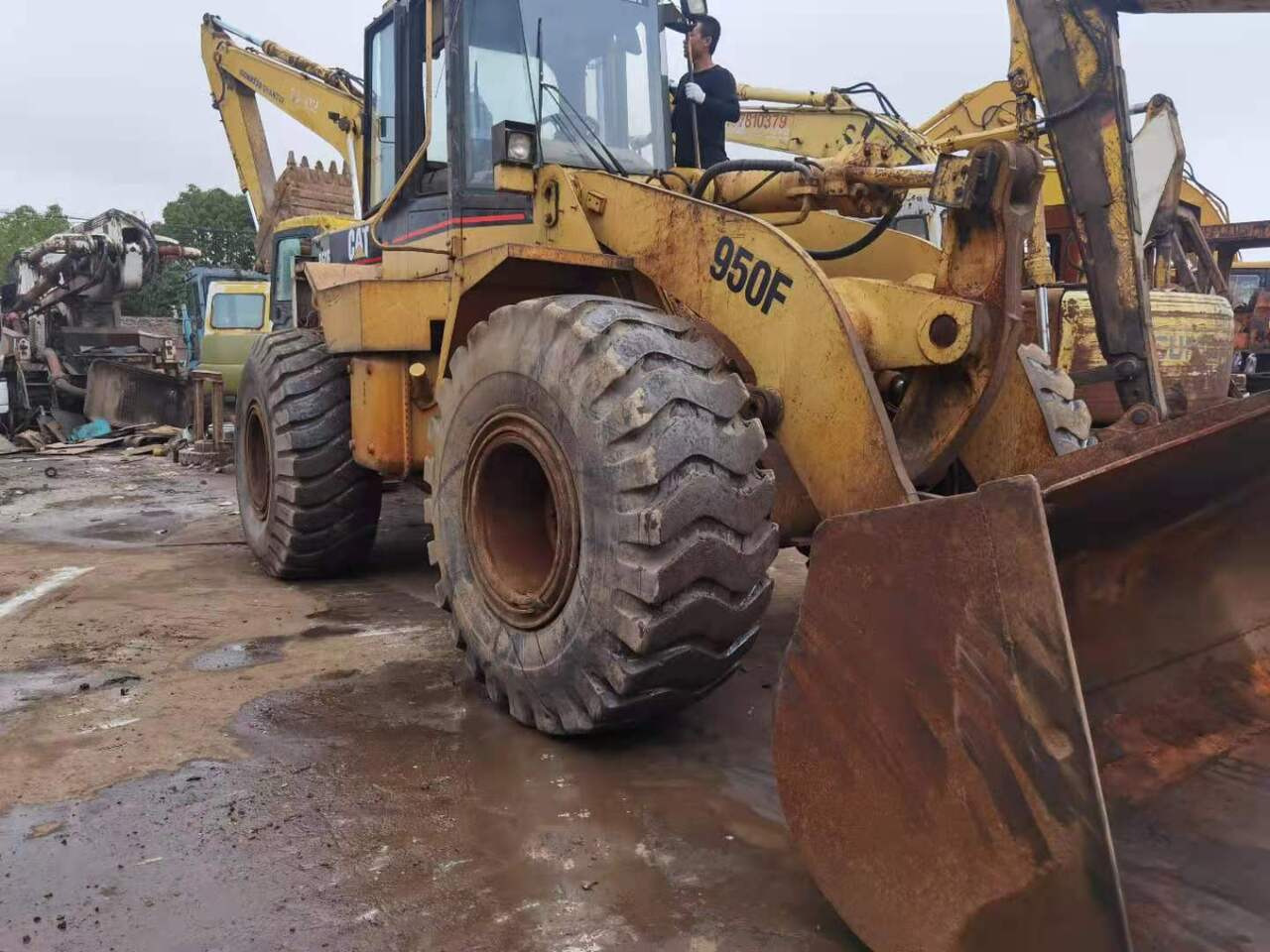 CATERPILLAR 950F - Rataslaadur: pilt 1 CATERPILLAR 950F - Rataslaadur: pilt 1
