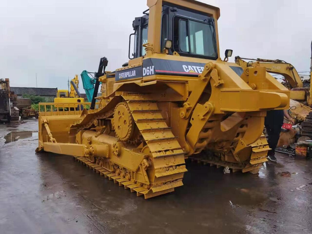 CATERPILLAR D6H - Buldooser: pilt 3 CATERPILLAR D6H - Buldooser: pilt 3