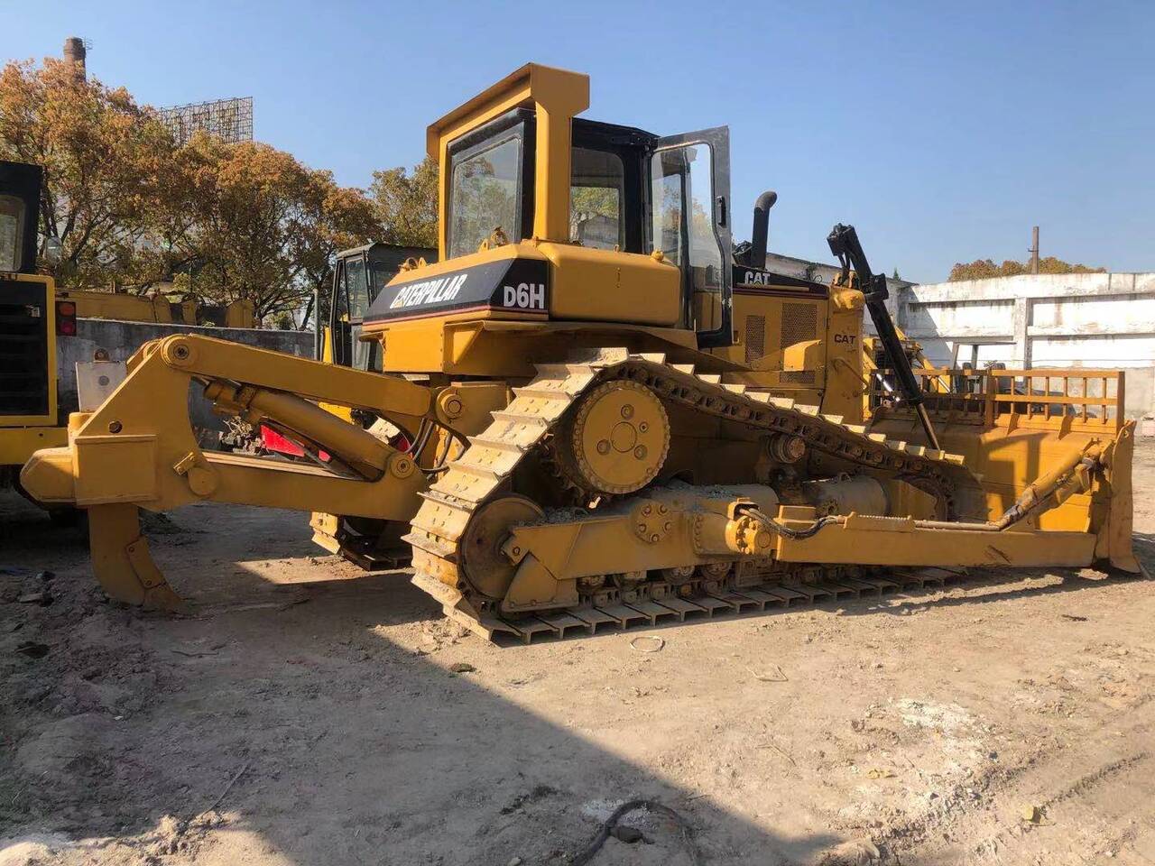 CATERPILLAR D6H - Buldooser: pilt 3 CATERPILLAR D6H - Buldooser: pilt 3