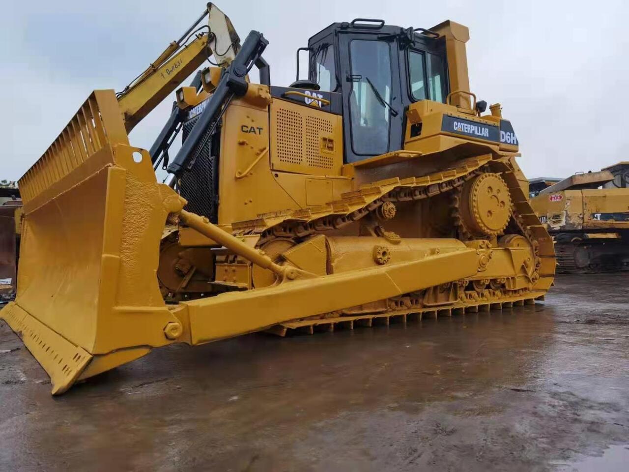 CATERPILLAR D6H - Buldooser: pilt 1 CATERPILLAR D6H - Buldooser: pilt 1